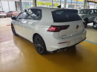 Volkswagen Golf 2022, 42000 км, за 118800 CNY