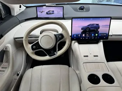 智界 Zhijie R7 2025, 15000 км, за 190799 CNY