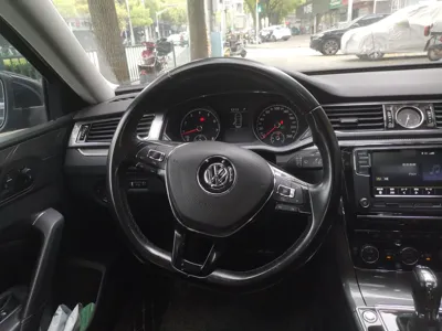Volkswagen Passat 2017, 95200 км, за 74526.14 CNY - фото 9