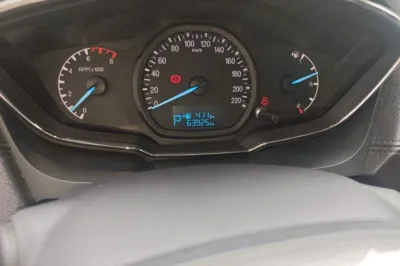Ford Escort 2017, 64000 км, за 36838.2 CNY - фото 9