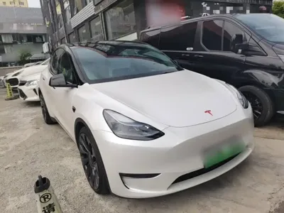 Tesla Model Y 2023, 35800 км, за 226400 CNY