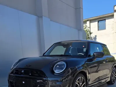 MINI MINI 2026, 100 км, за 248000 CNY - фото 8