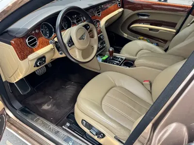 Bentley Mulsanne 2011, 60000 км, за 670000 CNY