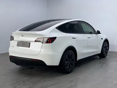 Tesla Model Y 2024, 80000 км, за 169800 CNY