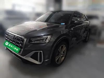 Audi Q2L 2023, 13000 км, за 139100 CNY