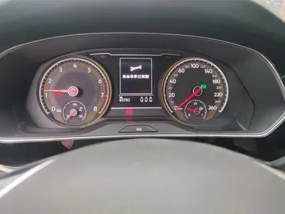 Volkswagen Passat 2021, 65700 км, за 91800 CNY - фото 14