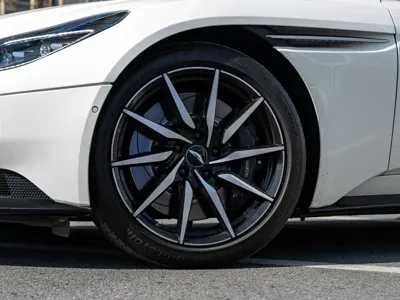 Aston Martin DB11 2019, 12000 км, за 1390000 CNY - фото 8