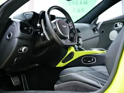 Aston Martin V8 Vantage 2018, 35200 км, за 838000 CNY - фото 25