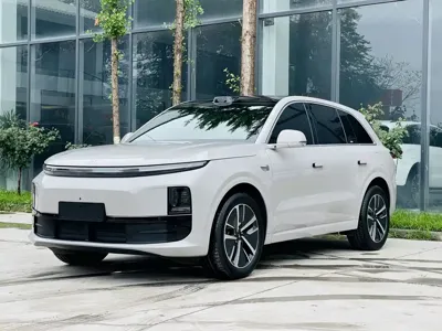 Li Auto Li L6 · 2025 год
