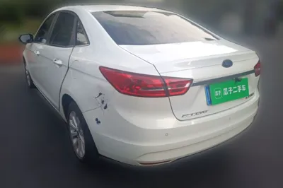 Ford Escort 2015, 76900 км, за 26767.25 CNY