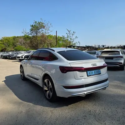 Audi e-tron 2021, 99800 км, за 41000000 KRW - фото 4