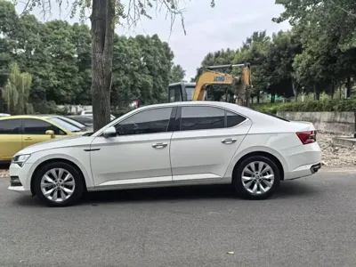 Skoda Superb 2021, 52000 км, за 75800 CNY