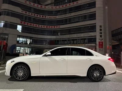Mercedes-Benz C-Class 2023, 20000 км, за 166000 CNY