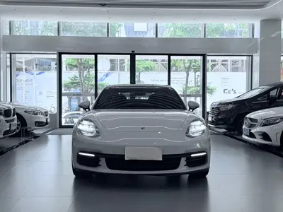 Porsche Panamera 2018, 130000 км, за 335000 CNY