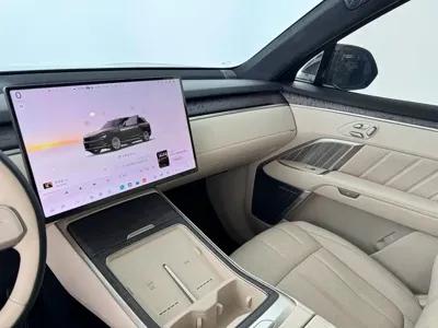 ONVO 乐道L90 2025, 15000 км, за 163800 CNY