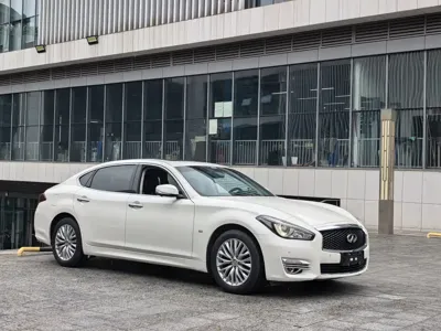 Infiniti Q70 2019, 131000 км, за 88800 CNY
