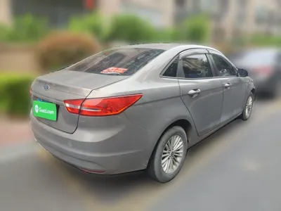 Ford Escort 2015, 96700 км, за 22025.66 CNY - фото 6