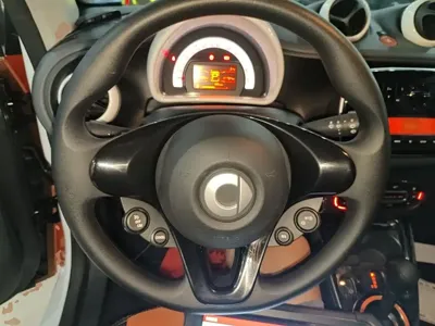 Smart Smart Fortwo 2018, 64000 км, за 50800 CNY - фото 11