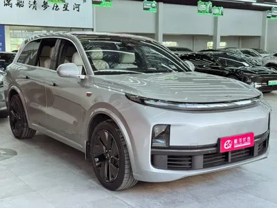 Li Auto Li L8 2023, 73000 км, за 189800 CNY