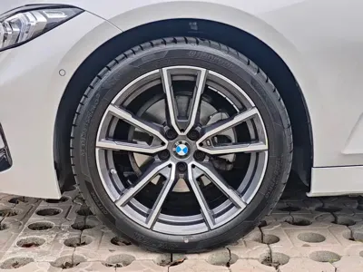 BMW 3 Series 2024, 16700 км, за 183900 CNY