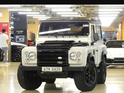 Land Rover Defender · 2010 год
