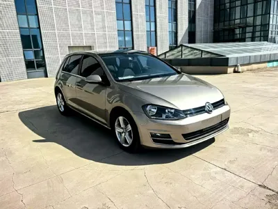 Volkswagen Golf 2014, 140000 км, за 33800 CNY
