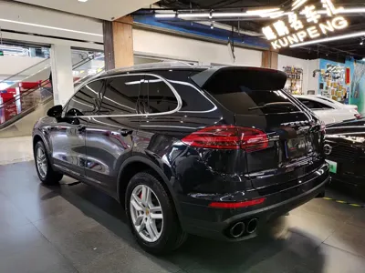 Porsche Cayenne 2015, 90000 км, за 178000 CNY