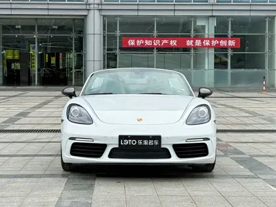 Porsche 718 2021, 9000 км, за 408000 CNY