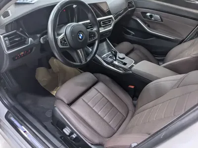 BMW 3 Series 2021, 68000 км, за 125300 CNY
