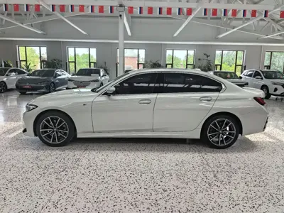 BMW 3 Series 2023, 46000 км, за 219800 CNY