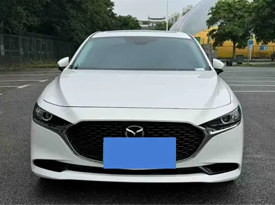 Mazda 3 Axela · 2025 год