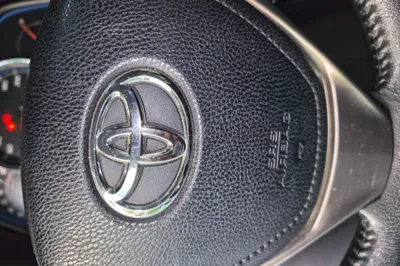 Toyota RAV4 2015, 61300 км, за 69665.39 CNY - фото 20