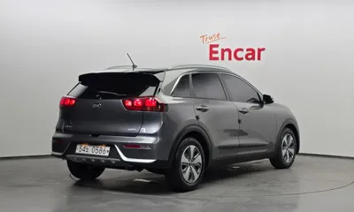 Kia Niro 2017, 99612 км, за 11000000 KRW