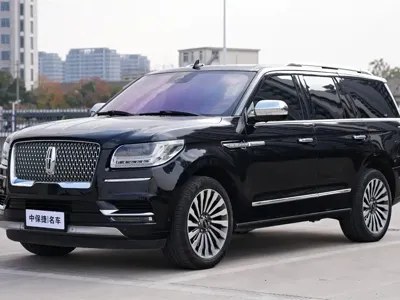 Lincoln Navigator · 2019 год