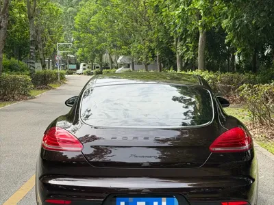 Porsche Panamera 2015, 60000 км, за 228000 CNY