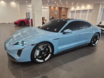 Porsche Taycan · 2023 год
