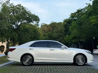 Toyota Crown 2018, 87000 км, за 106800 CNY