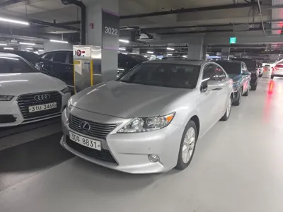 Lexus ES · 2013 год