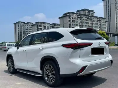 Toyota Highlander 2026, 5000 км, за 209800 CNY - фото 6