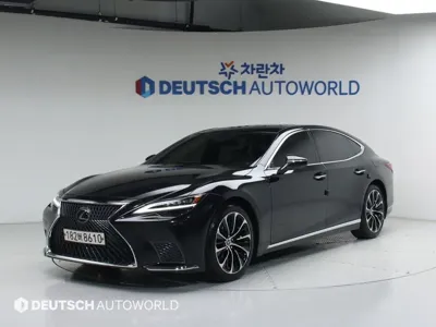 Lexus LS · 2021 год