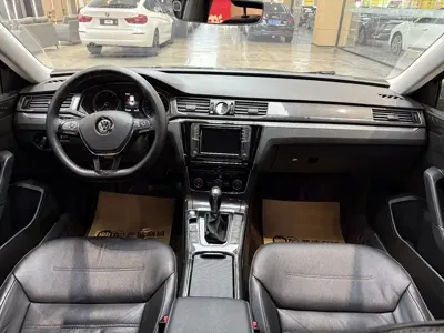 Volkswagen Passat 2017, 125000 км, за 59800 CNY - фото 11