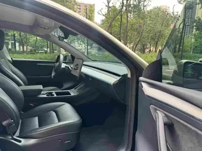 Tesla Model Y 2024, 80000 км, за 149800 CNY - фото 8