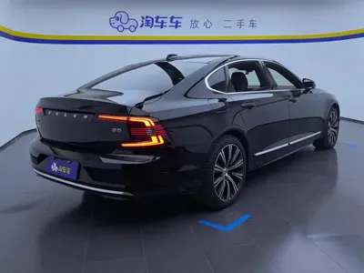 Volvo S90 2024, 8600 км, за 228800 CNY