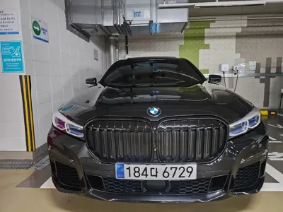 BMW 7-Series · 2021 год