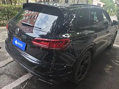Volkswagen Touareg 2022, 46100 км, за 256000 CNY