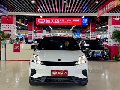 Lynk & Co 06 2025, 5000 км, за 87500 CNY
