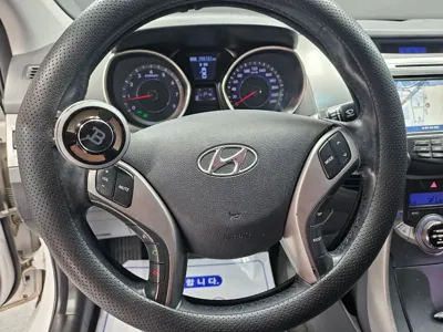 Hyundai Avante 2013, 156129 км, за 3990000 KRW - фото 14