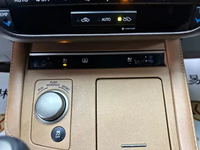 Lexus ES 2018, 132000 км, за 99000 CNY - фото 16