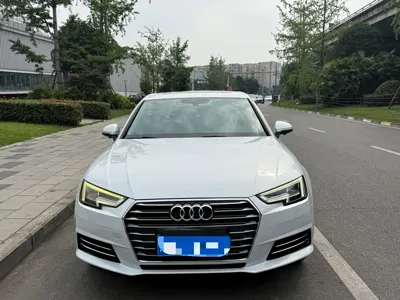 Audi A4L 2018, 90000 км, за 78800 CNY