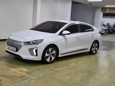 Hyundai Ioniq · 2017 год